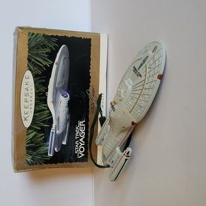 1996 Star Trek U.S.S Voyager Keepsake Ornament